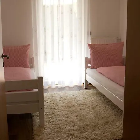 Giulia In Ideal Fuer 2 Familien Günzburg